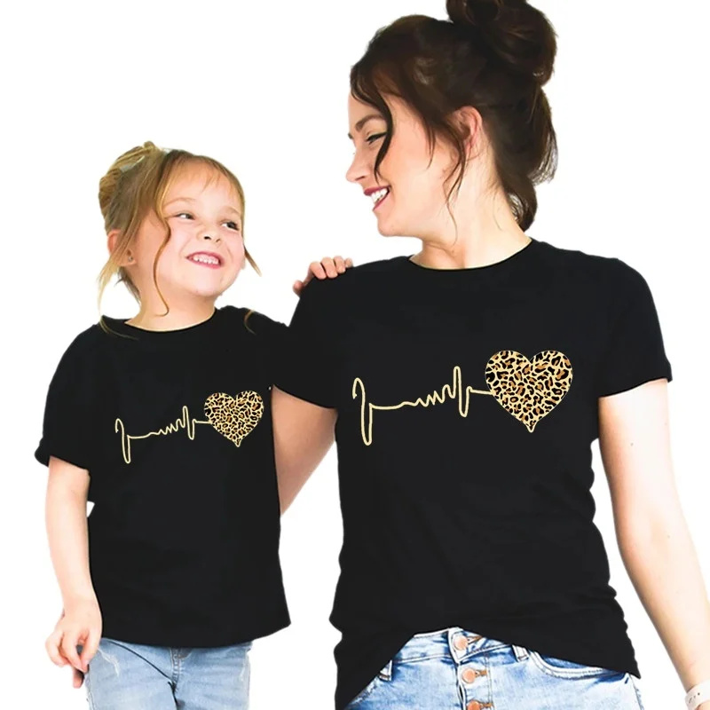 Camiseta familiar con corazón  - Plant Parent T Shirt reseña y precio